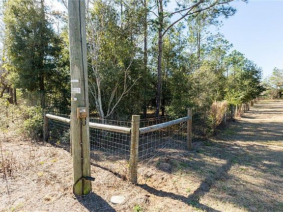 4th image of 18505 Holloway Ln