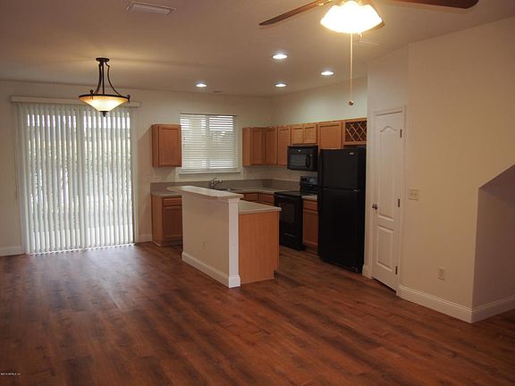 4th image of 2308 Red Moon Dr