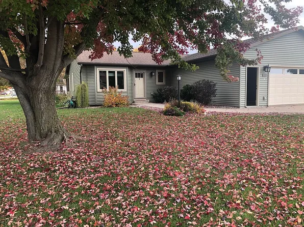 137 Rosewood Ln N, West Salem, WI 54669