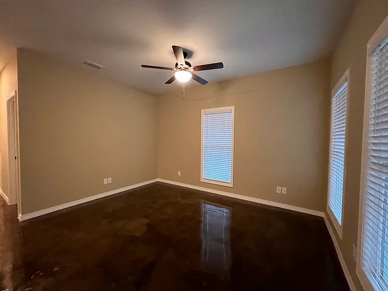 33048B Stables Dr — Photo 2