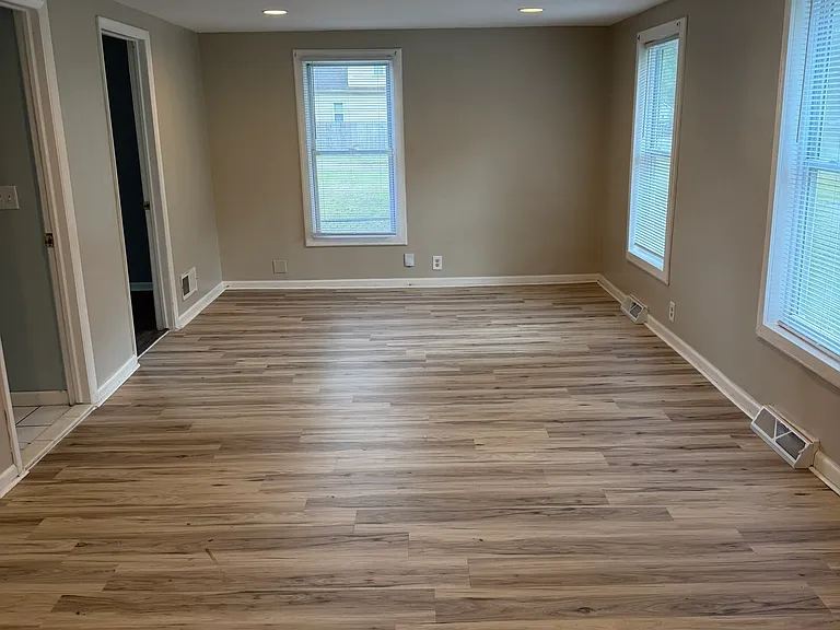 21380 Seminole St — Photo 10