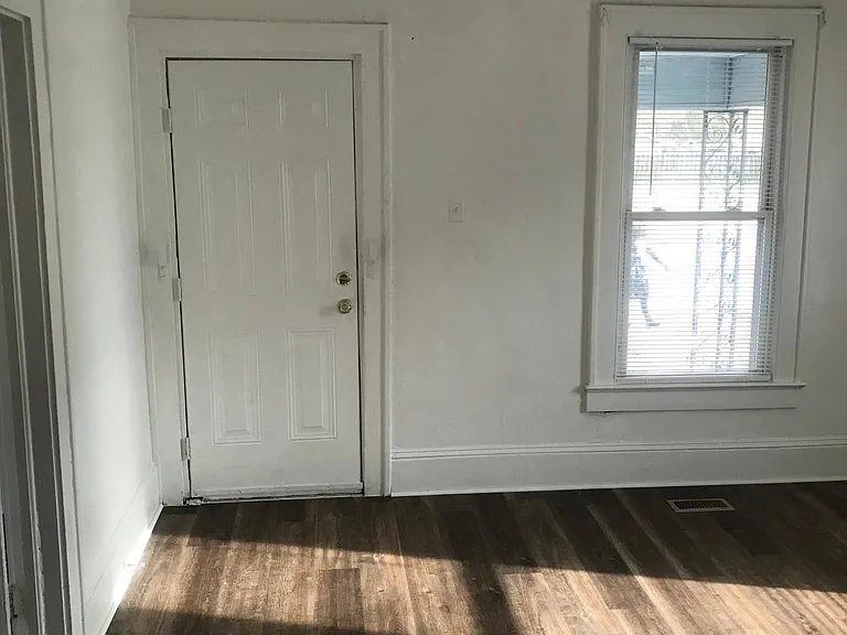 1111 N George St — Photo 12