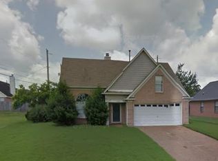 11 Cedar St, Commack, NY 11725