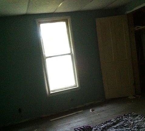 5th image of 324 Warder Ave