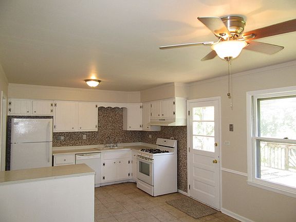 4th image of 7351 Jonquil Ter
