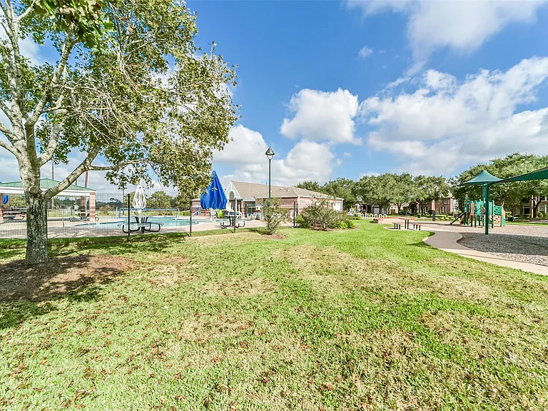 4822 Big Cedar Cir — Photo 33