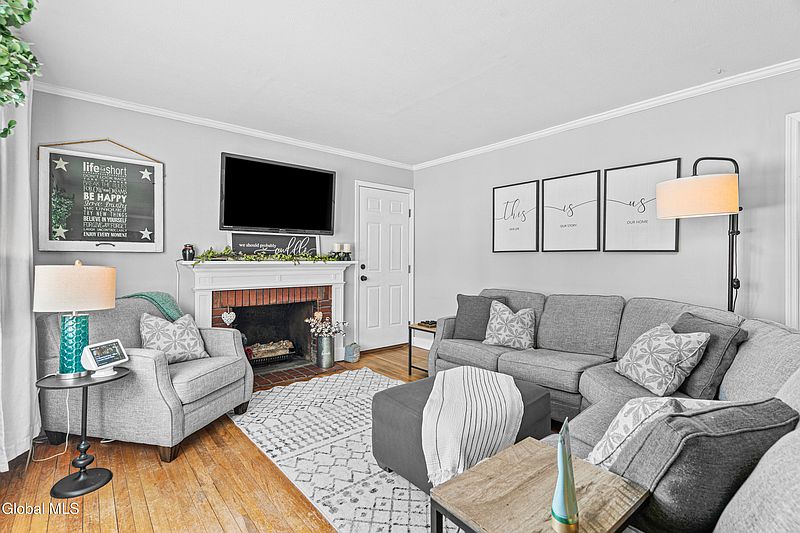 5th image of 27 Lincoln Street