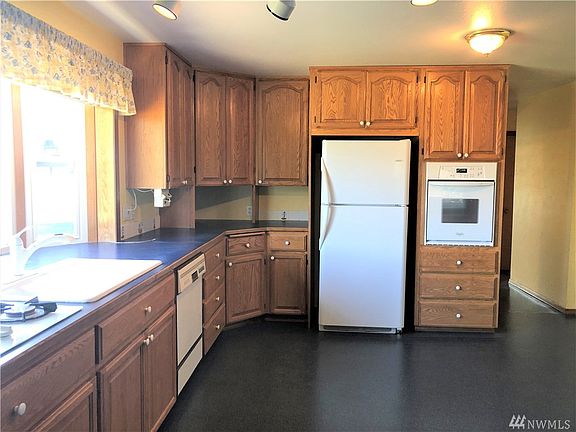 4th image of 384 N Wynoochee Dr SW