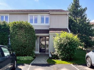 22 Dawson Dr #530, Collingwood, ON L9Y 5B4