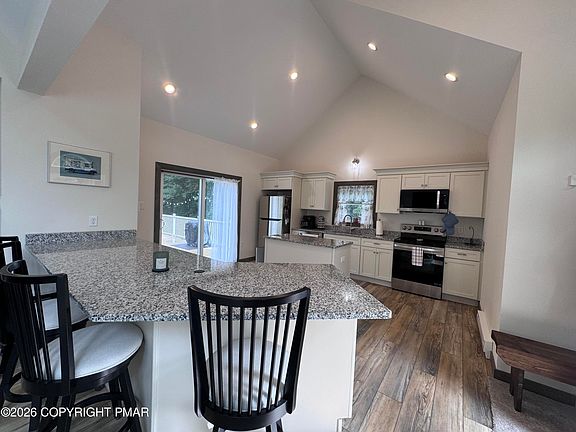 5th image of 115 Hawthorn Rd