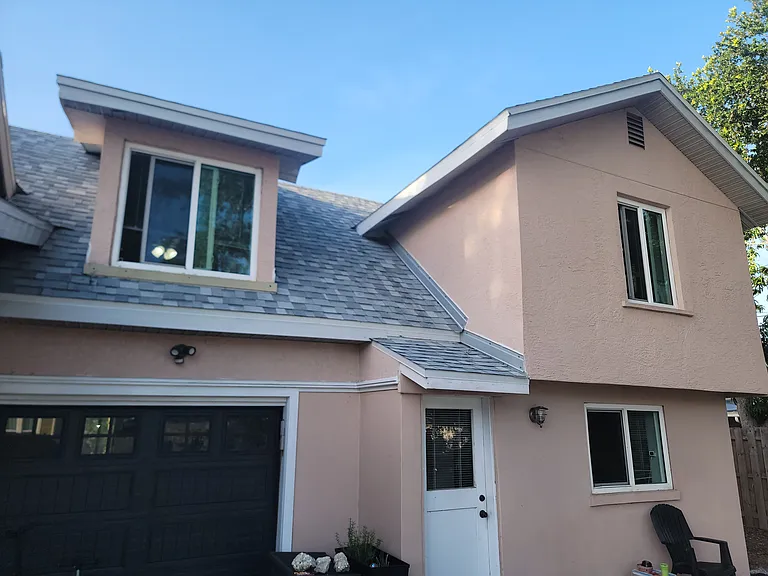312 Crescent Ct E #1/2 — Photo 3