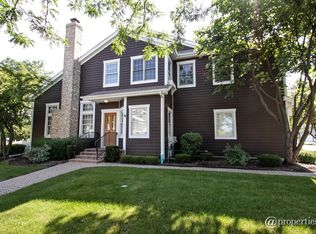 1200 Mount Vernon Dr, Grayslake, IL 60030
