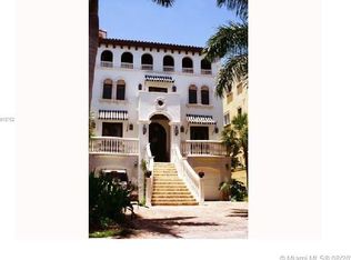 5856 Paradise Point Dr, Palmetto Bay, FL 33157