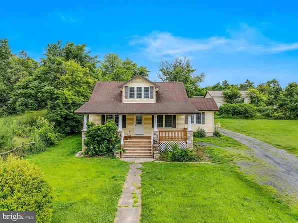 9434 Winchester Ave, Bunker Hill, WV 25413