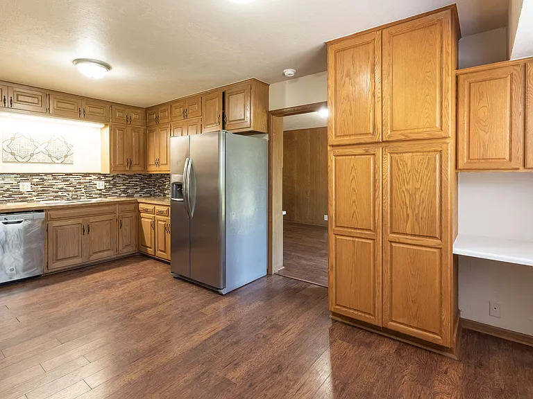 721 W Lakeshore Dr — Photo 12