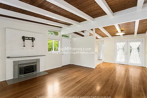 1885 SW Wellington Ave Photo 1