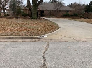 3125 N Lakeview Manor Dr, Bethany, OK 73008