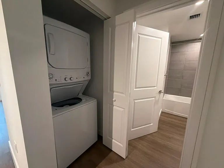 2042 NW 17th Ave #101 — Photo 3