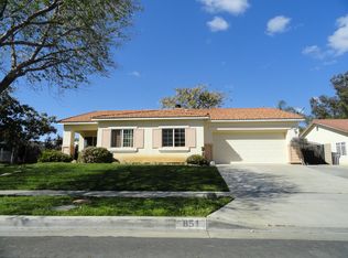 851 W Kendall St, Corona, CA 92882