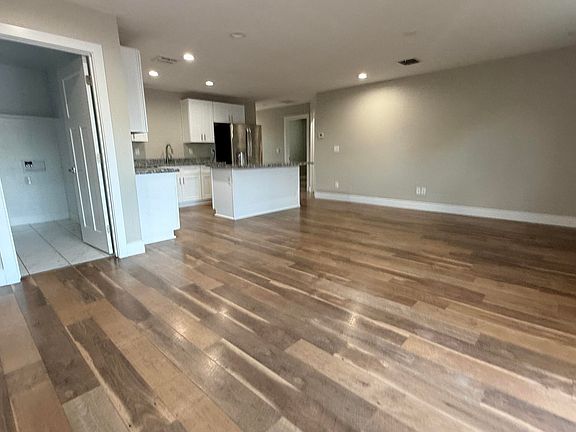 5th image of 4649 S 38TH Glen