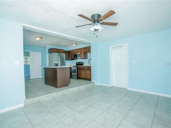 4th image of 1710 Holly Blvd