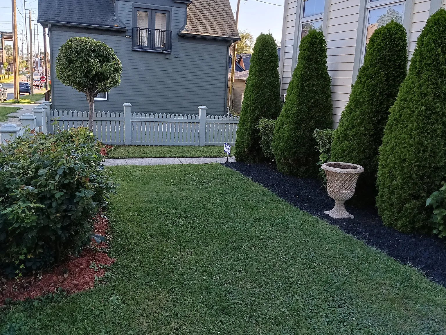 124 N Oriental St — Photo 2