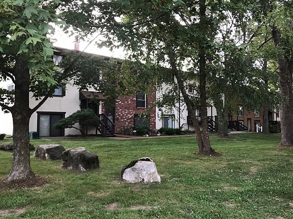 3rd image of 319 Carmel Woods Dr