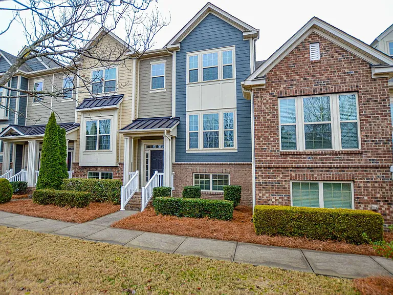 313 Annandale Dr — Photo 17