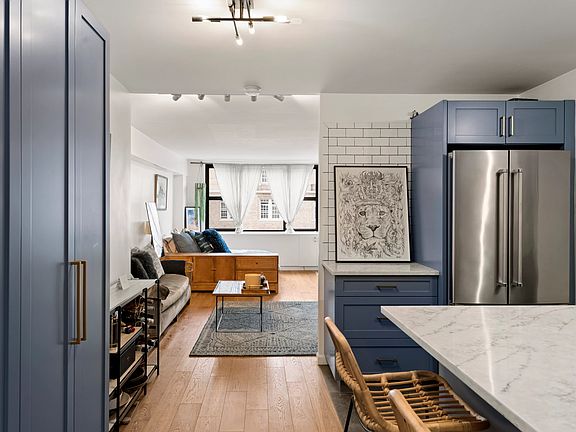 3rd image of 130 E 18th St APT 14L