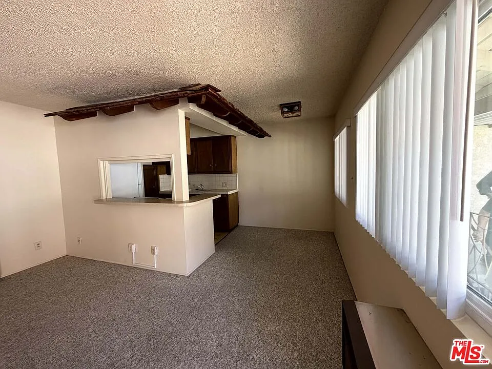 1 bed, 1.0 bath, $2,300 — Photo 3