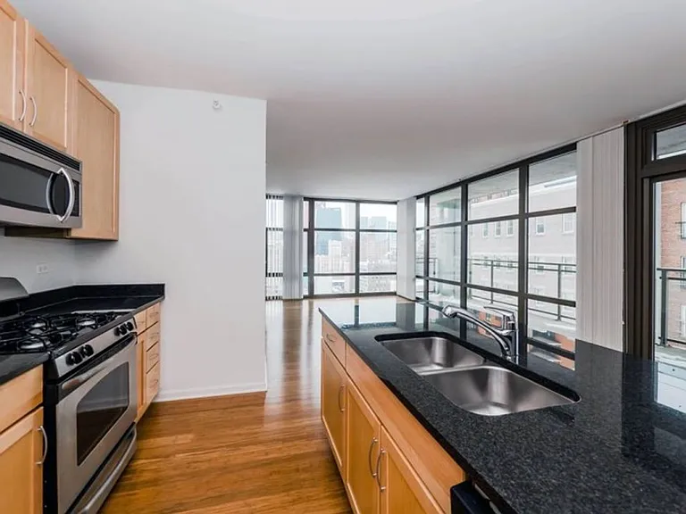 Astoria Tower — Photo 38