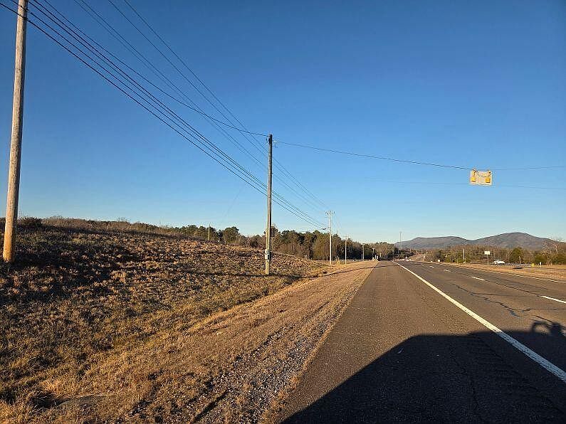 1st image of 6 Us Highway 411
