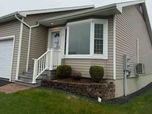 303 19th Ave Unit 13, Madawaska, ME 04756