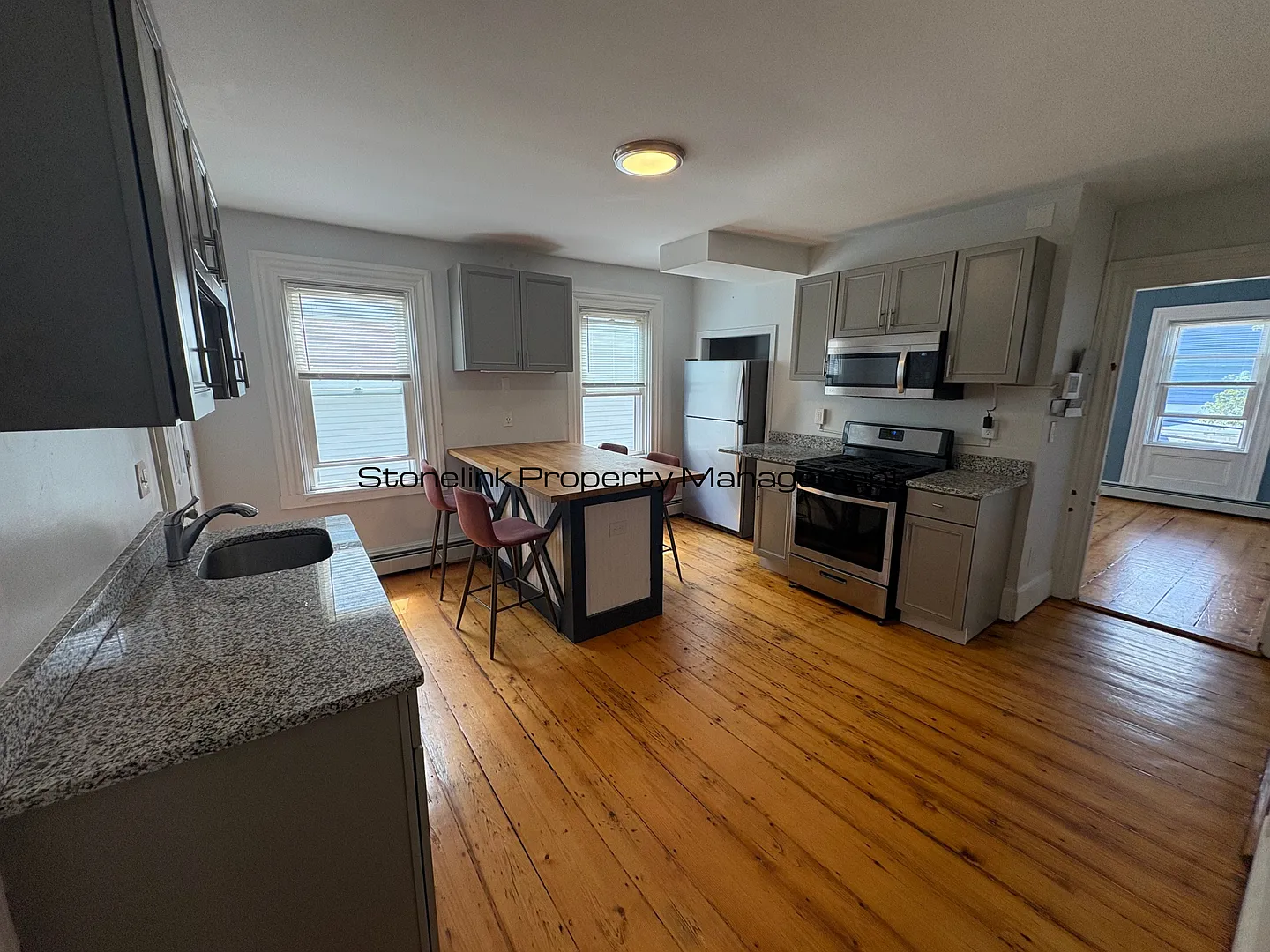 130 Sutton Street — Photo 2
