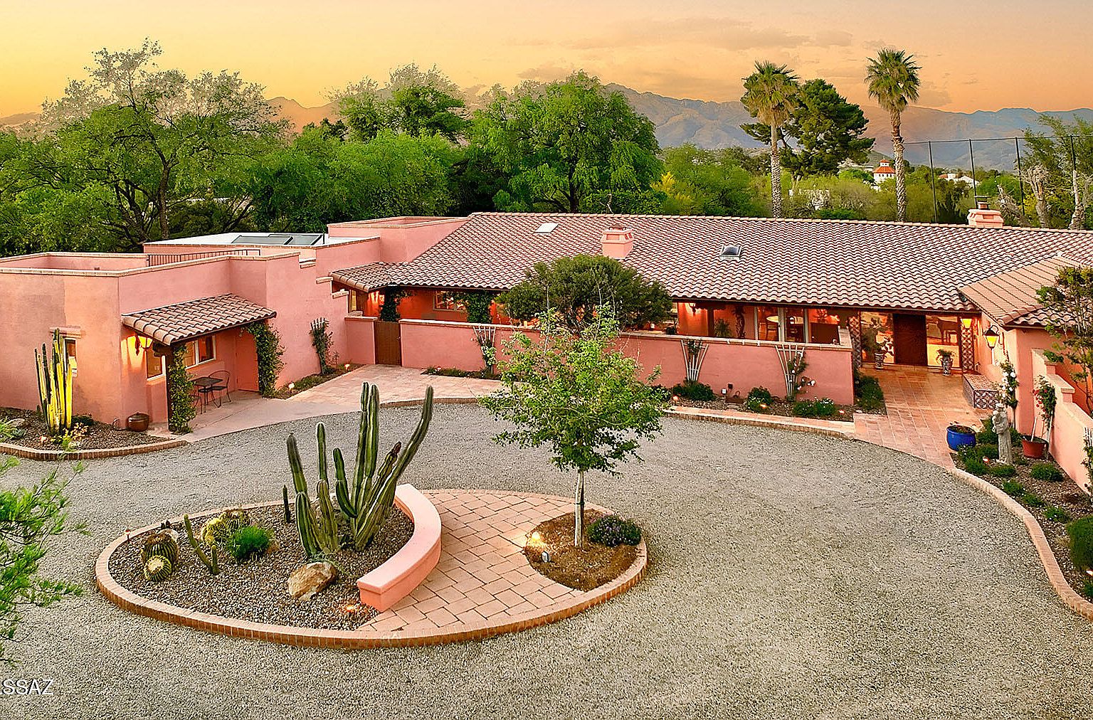 2850 N Santa Ynez Pl