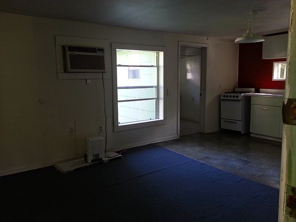 3rd image of 400 Suffolk Ave #B