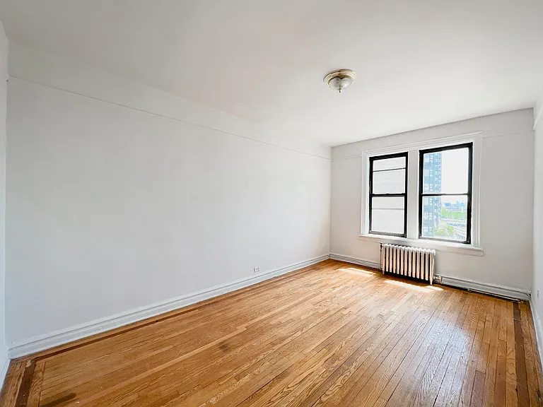 134 Haven Ave #4A — Photo 2