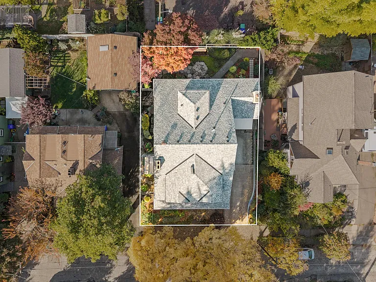 3455 NE Tillamook St — Photo 49