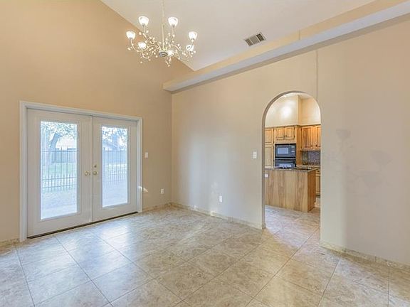 5th image of 4039 Golfside Dr