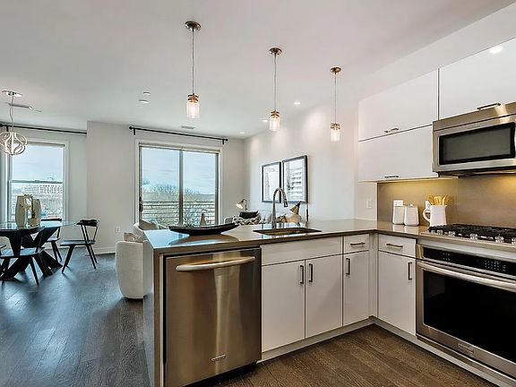 5th image of 1350 Maryland Ave NE #401