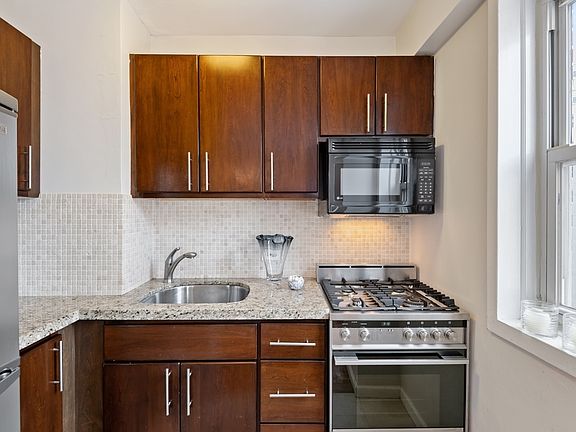 5th image of 446 E 86th St APT 10C