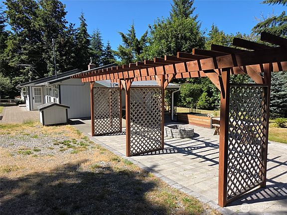 5th image of 2024 Lorraine Drive SE