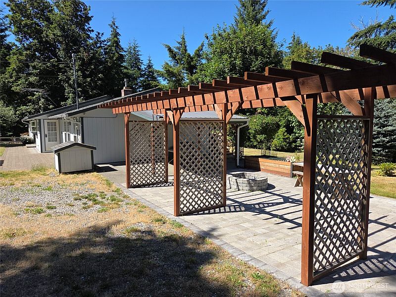 5th image of 2024 Lorraine Drive SE