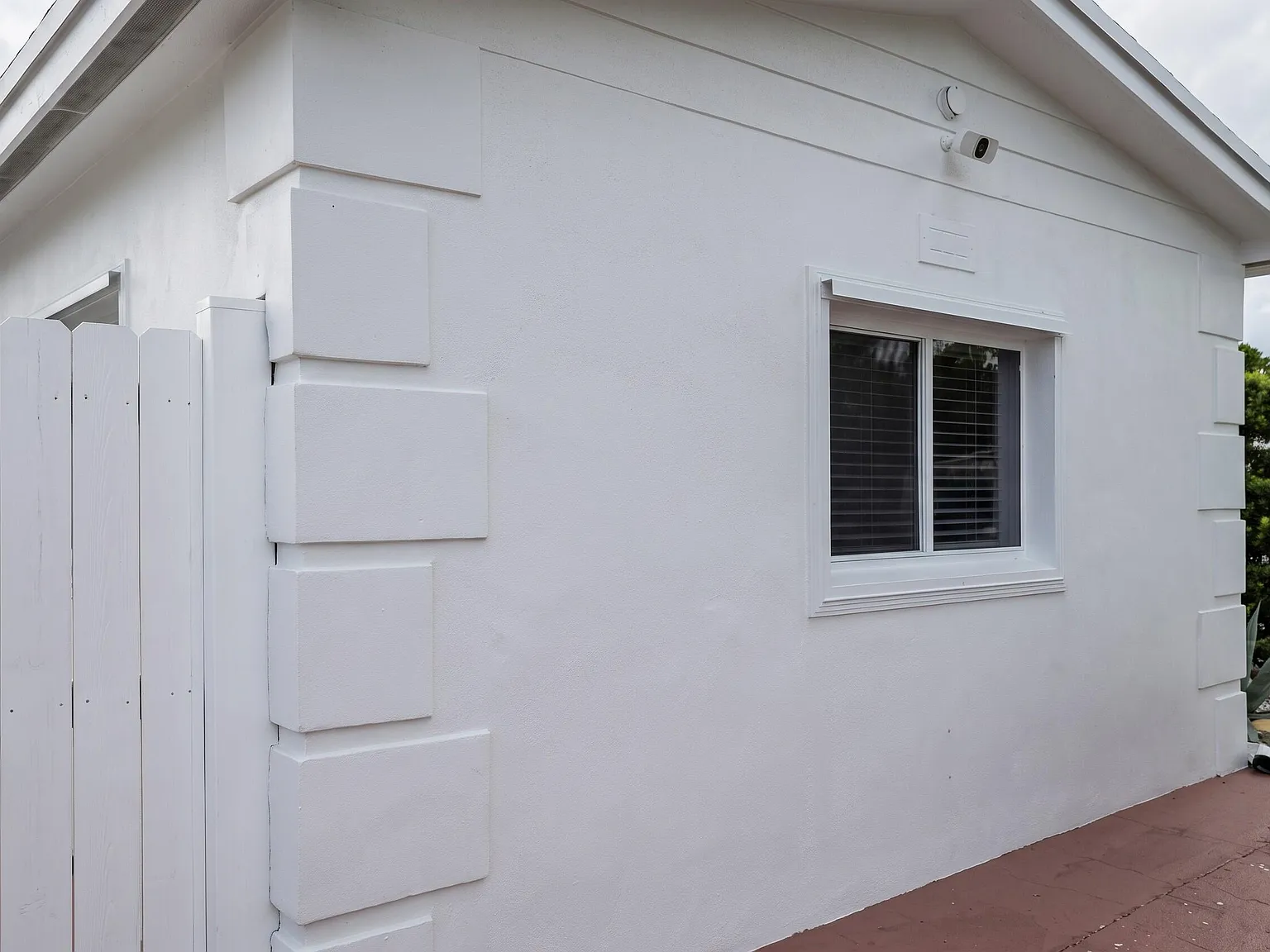 1 bed, 1.0 bath, 350 sqft, $1,395 — Photo 2
