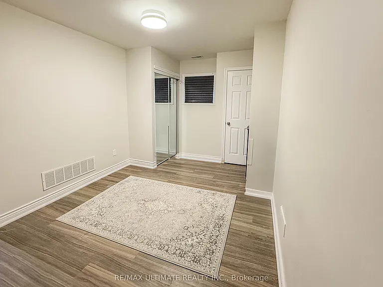 111 Combe Ave #LOWER — Photo 7
