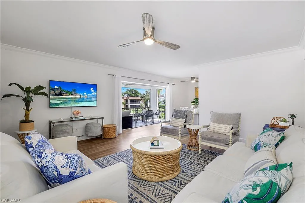 2 bed, 2.0 bath, 1062 sqft, $5,250 — Photo 1