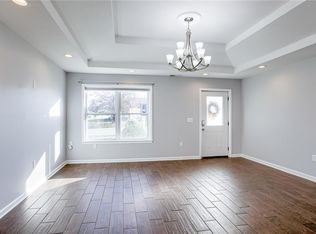 407 E McGaughy St, Hamilton, MO 64644