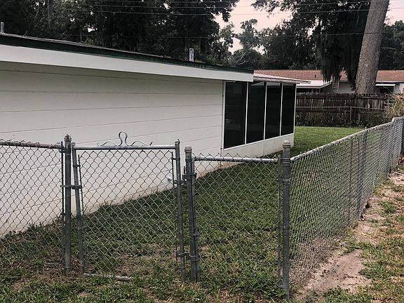 5th image of 1155 Oakview Dr