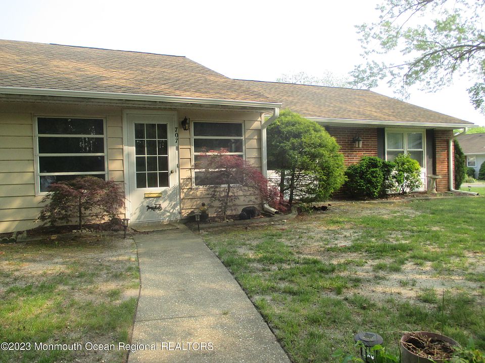 1st image of 707B Plymouth Drive