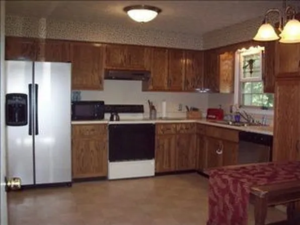 131 Harrison Ct, Berea, KY 40403